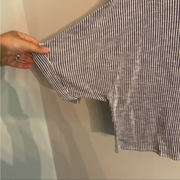 Blue and white crop top size large - Picture 2 of 3